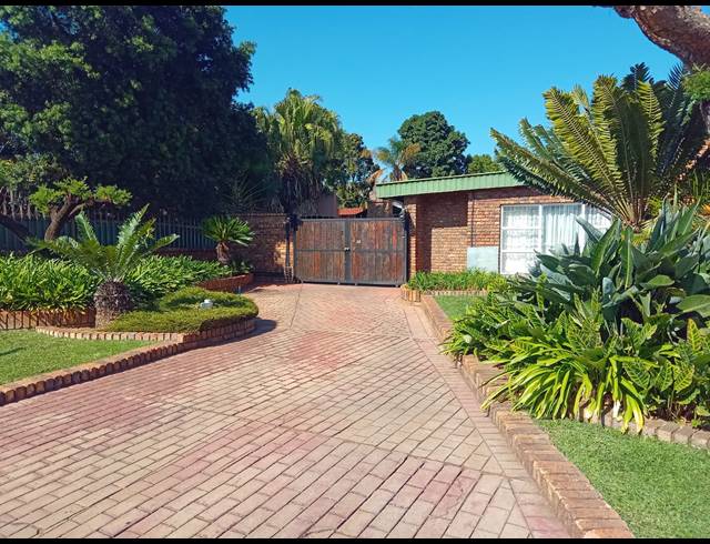 7 BEDROOM HOUSE FOR SALE IN DORANDIA